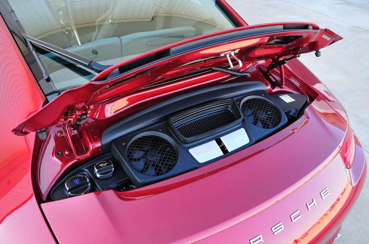 Капот Порше 911