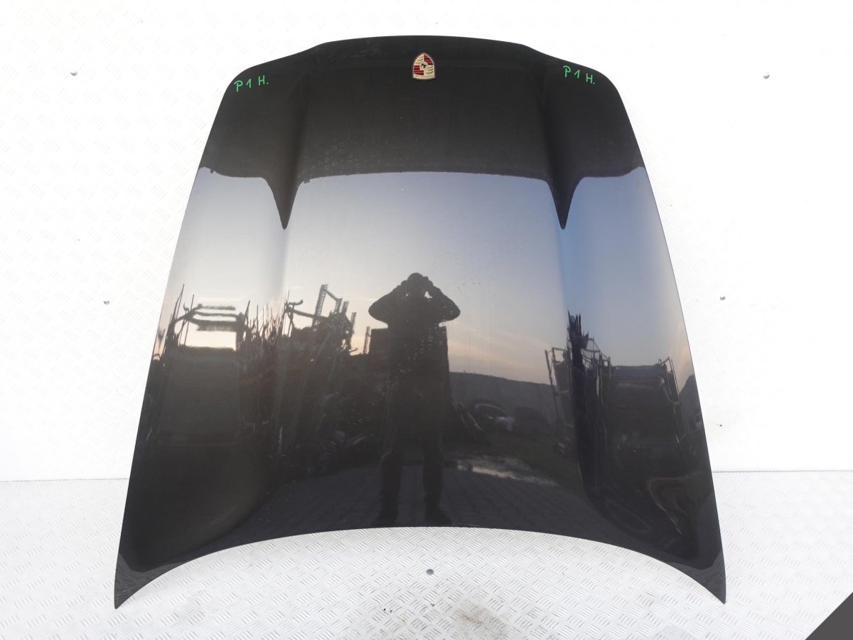 Порше Панамера капот