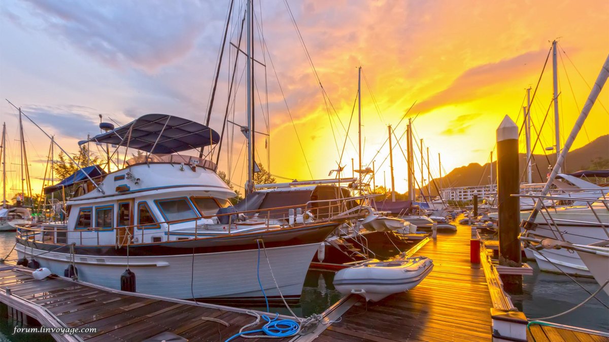 Морская яхта