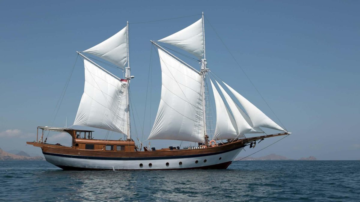 Индонезийская парусная лодка