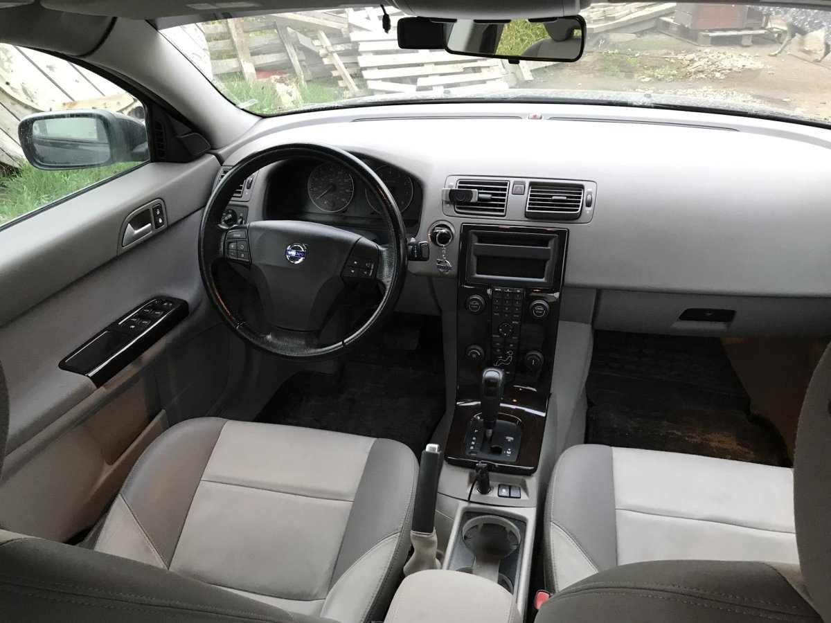 Вольво s40 2 салон