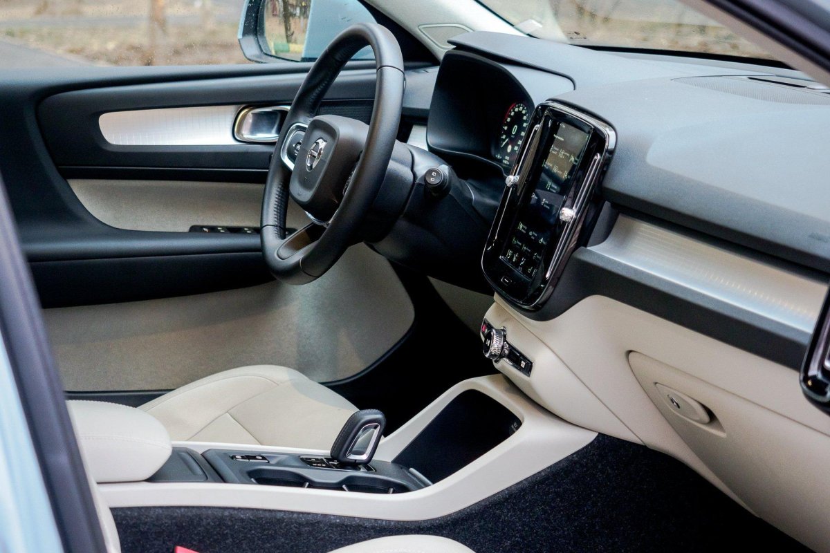 Вольво хс40 интерьер