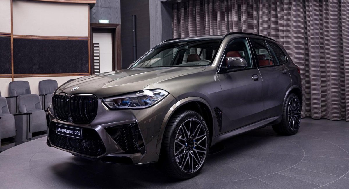 BMW x5m 2020 черный
