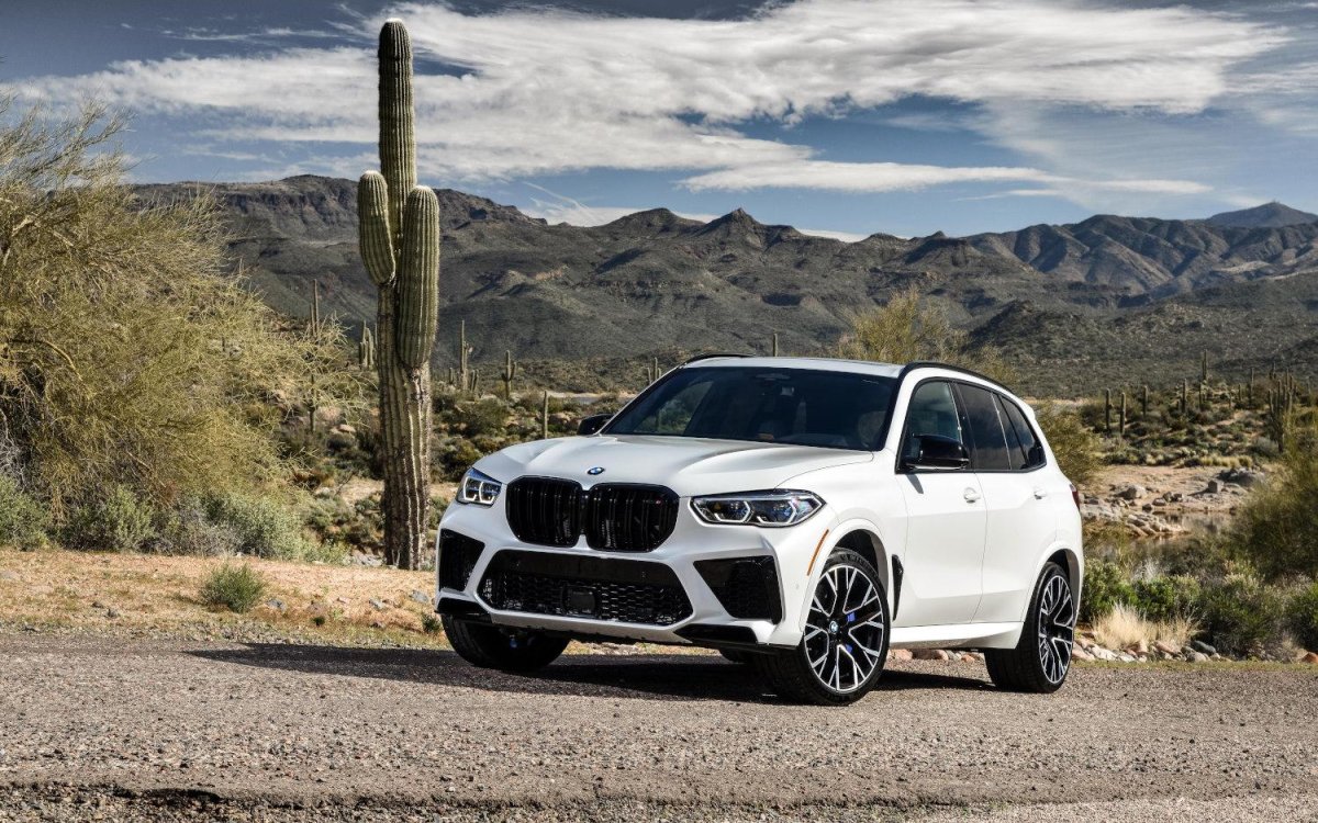 BMW x5m белый