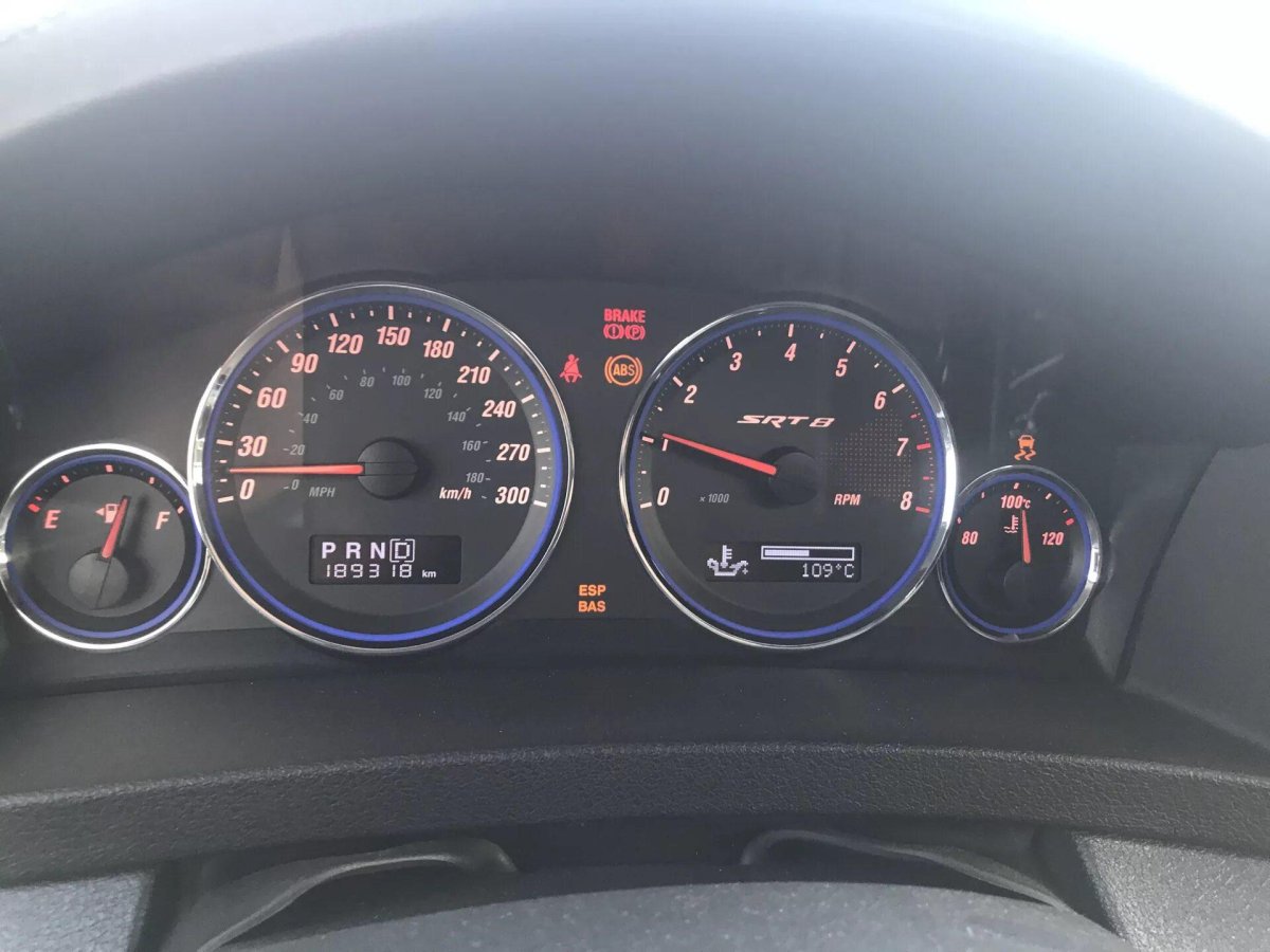 Панель приборов Jeep Grand Cherokee wk1