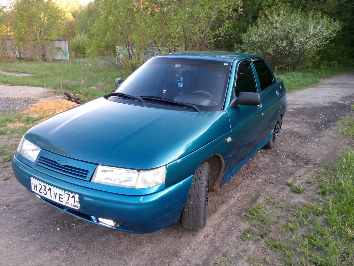 Lada 2110 сине-зеленый металлик