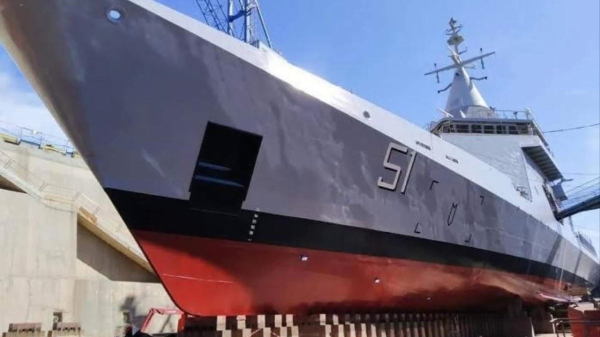 Корабль l,adroit p 725