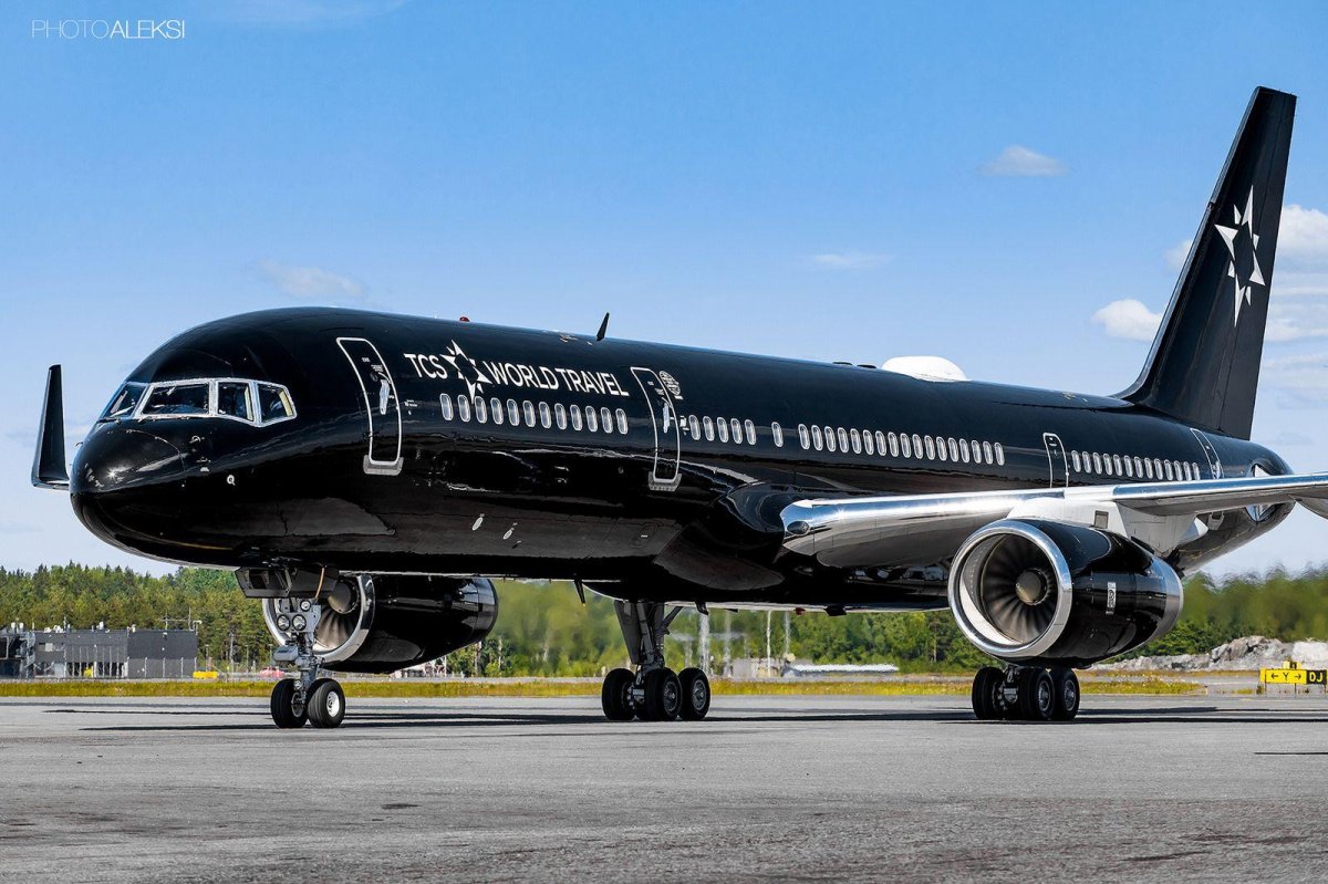 Black Jet 757