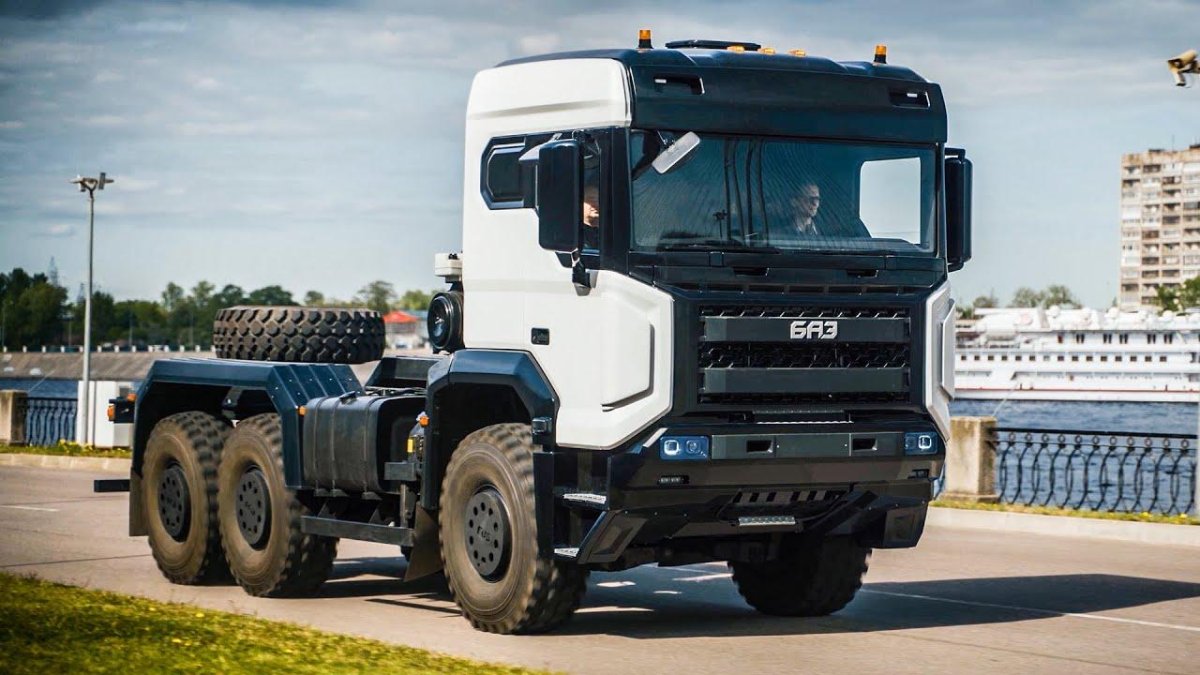 Новый тягач КАМАЗ 2023