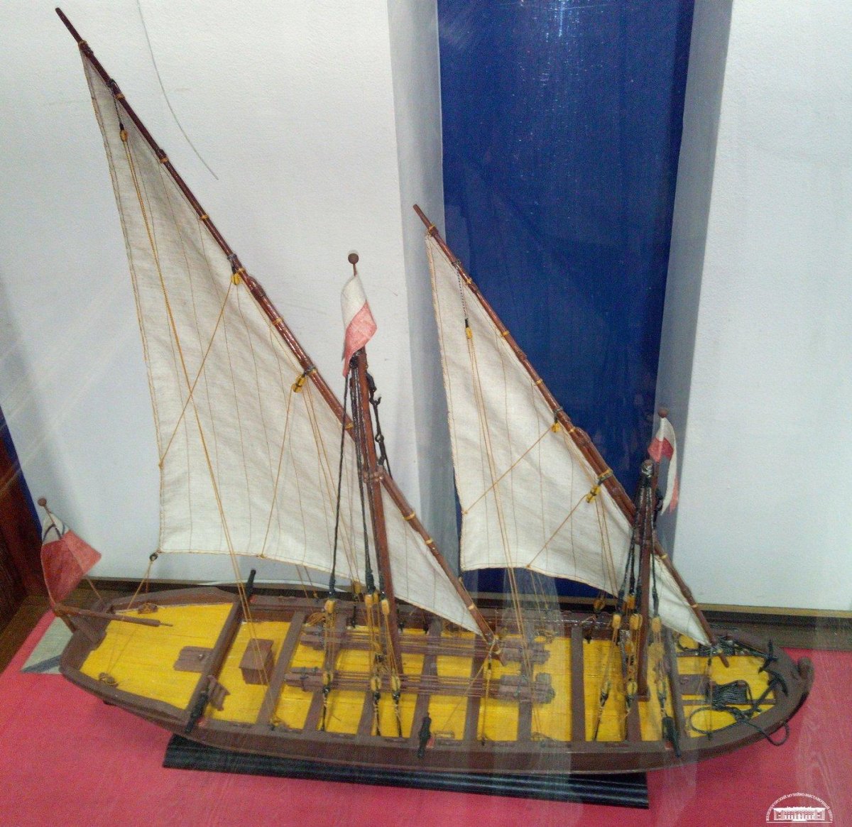 Дубель шлюпка модель