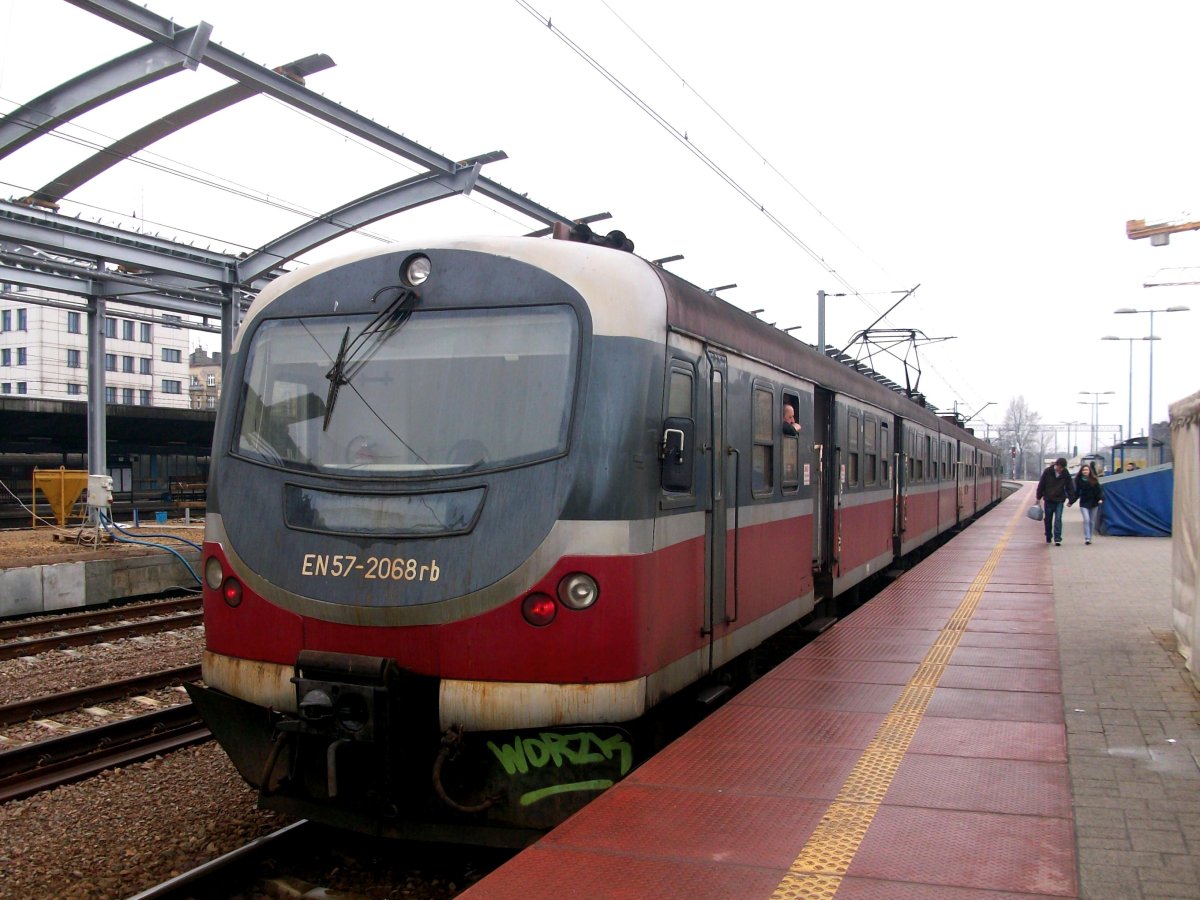 En57 электропоезд