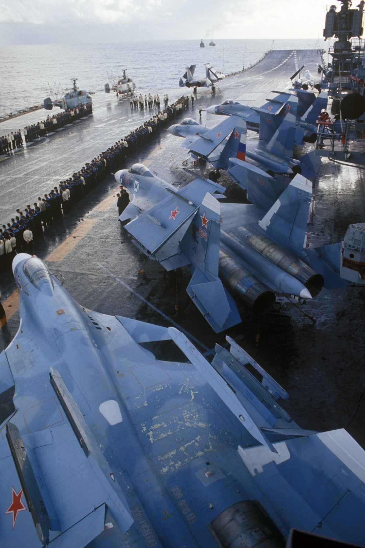 Авианосец Адмирал Кузнецов истребители