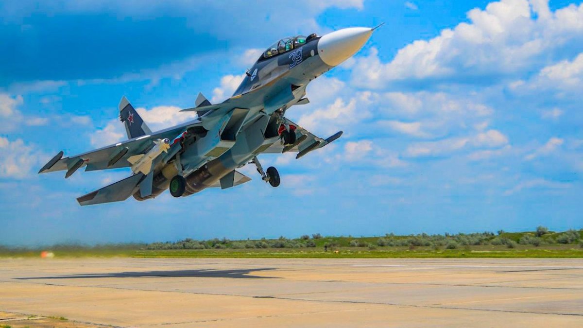 Истребитель Су-30