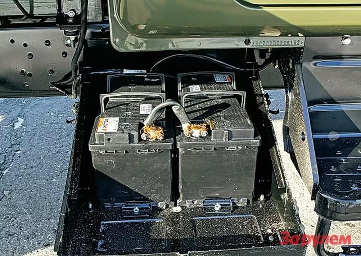 Аккумуляторный отсек ГАЗ 3308