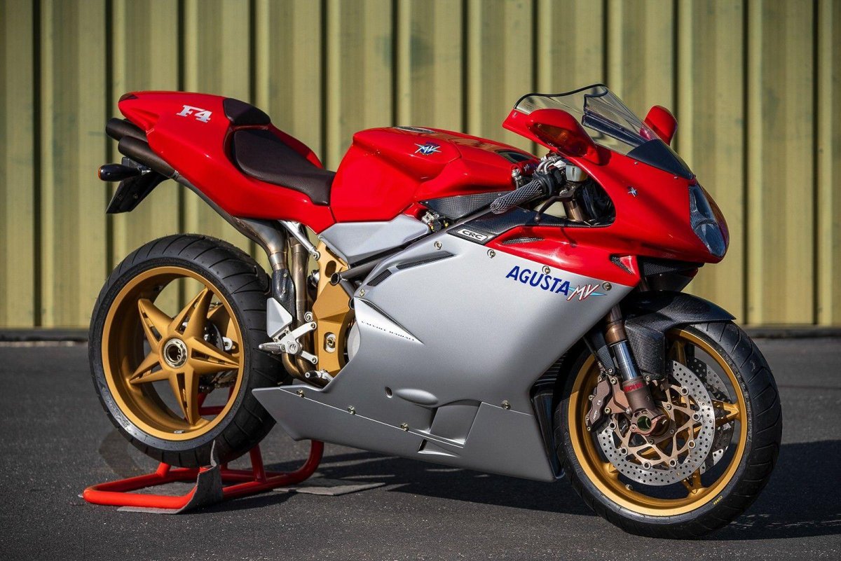 MV Agusta 750 f4