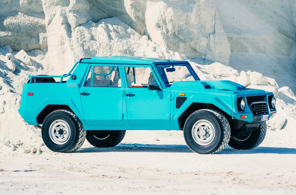 Lamborghini lm002 6x6