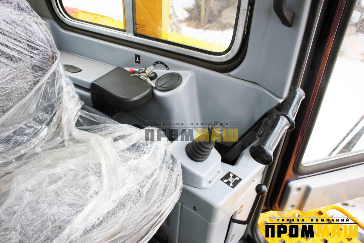 ЧЕТРА Т 11 кабина