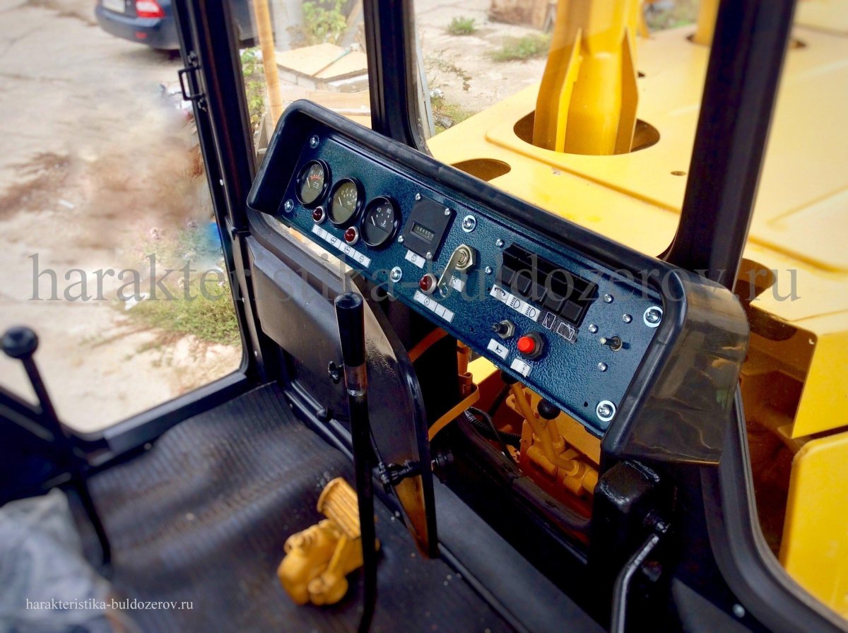 Панель приборов бульдозера ЧЕТРА Т 11