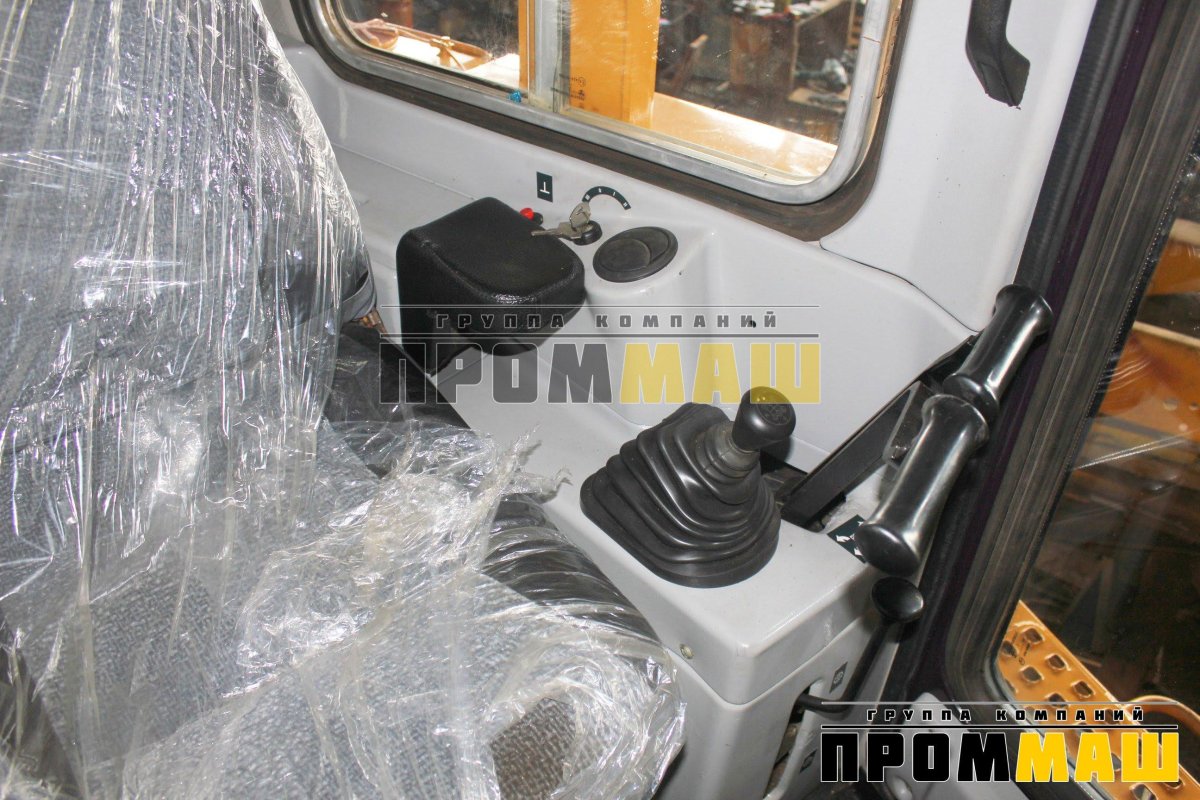 Джойстик управления отвалом ЧЕТРА Т 11