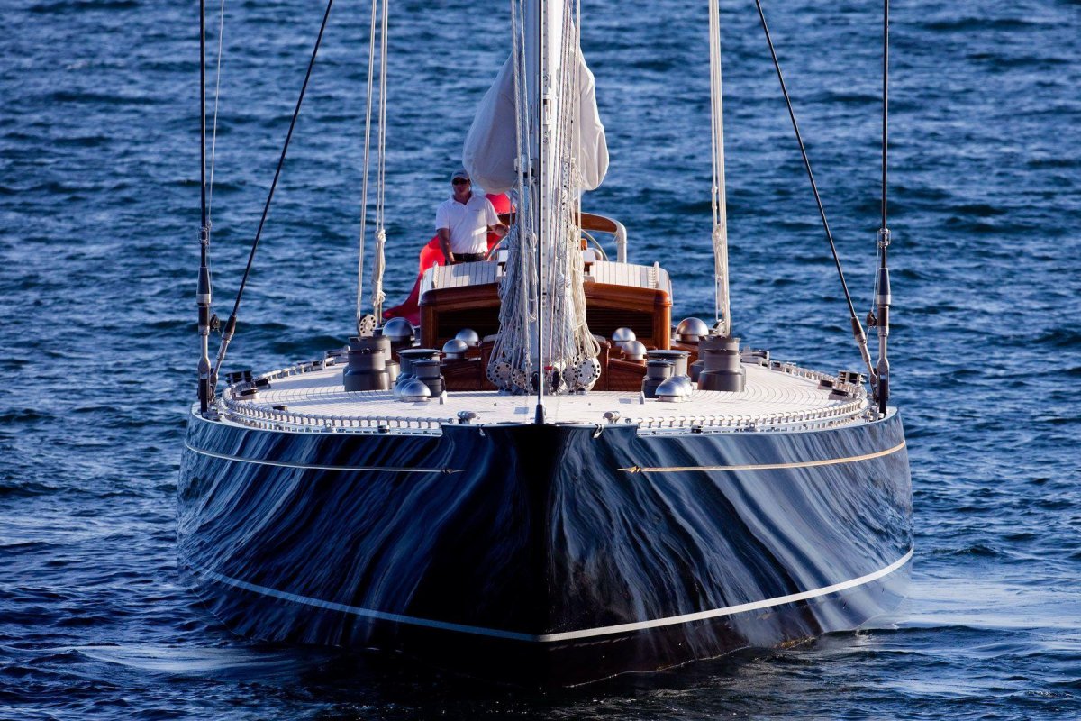 Яхта парусная j класса