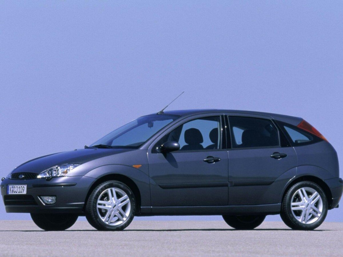 Ford Focus 2001 хэтчбек