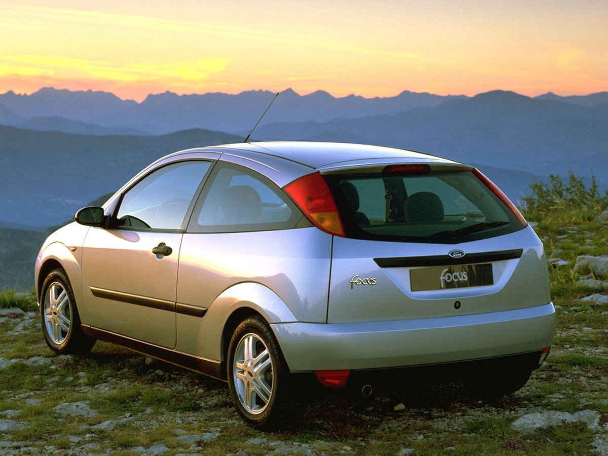 Ford Focus 1 поколение