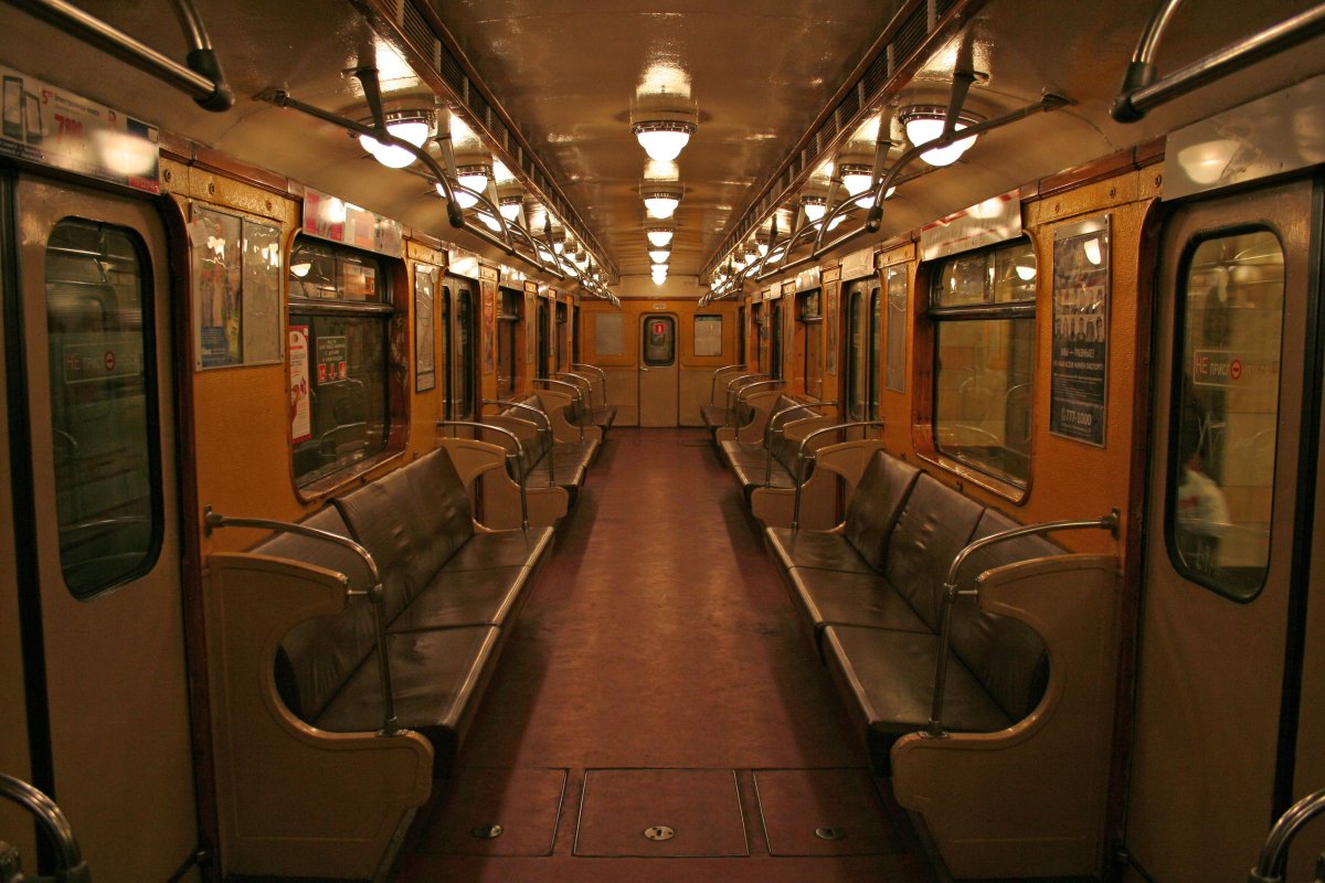 Линкрустовый вагон метро СПБ