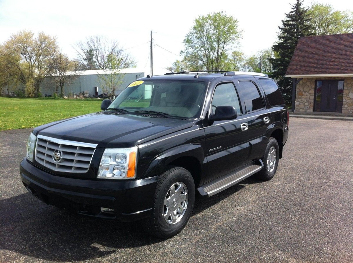 Кадиллак Эскалейд 2005