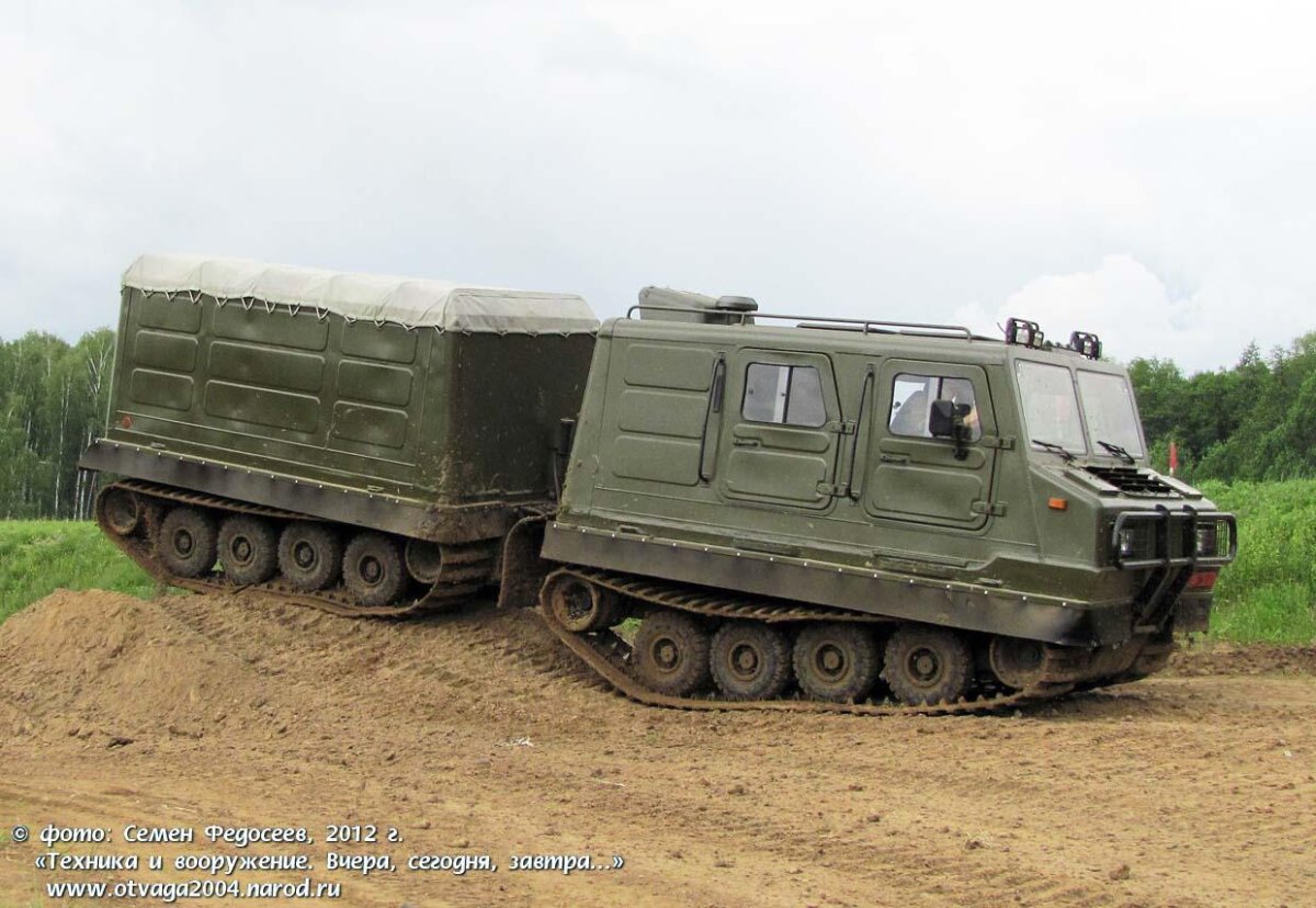 Двухзвенный гусеничный Транспортер ДТ-3п