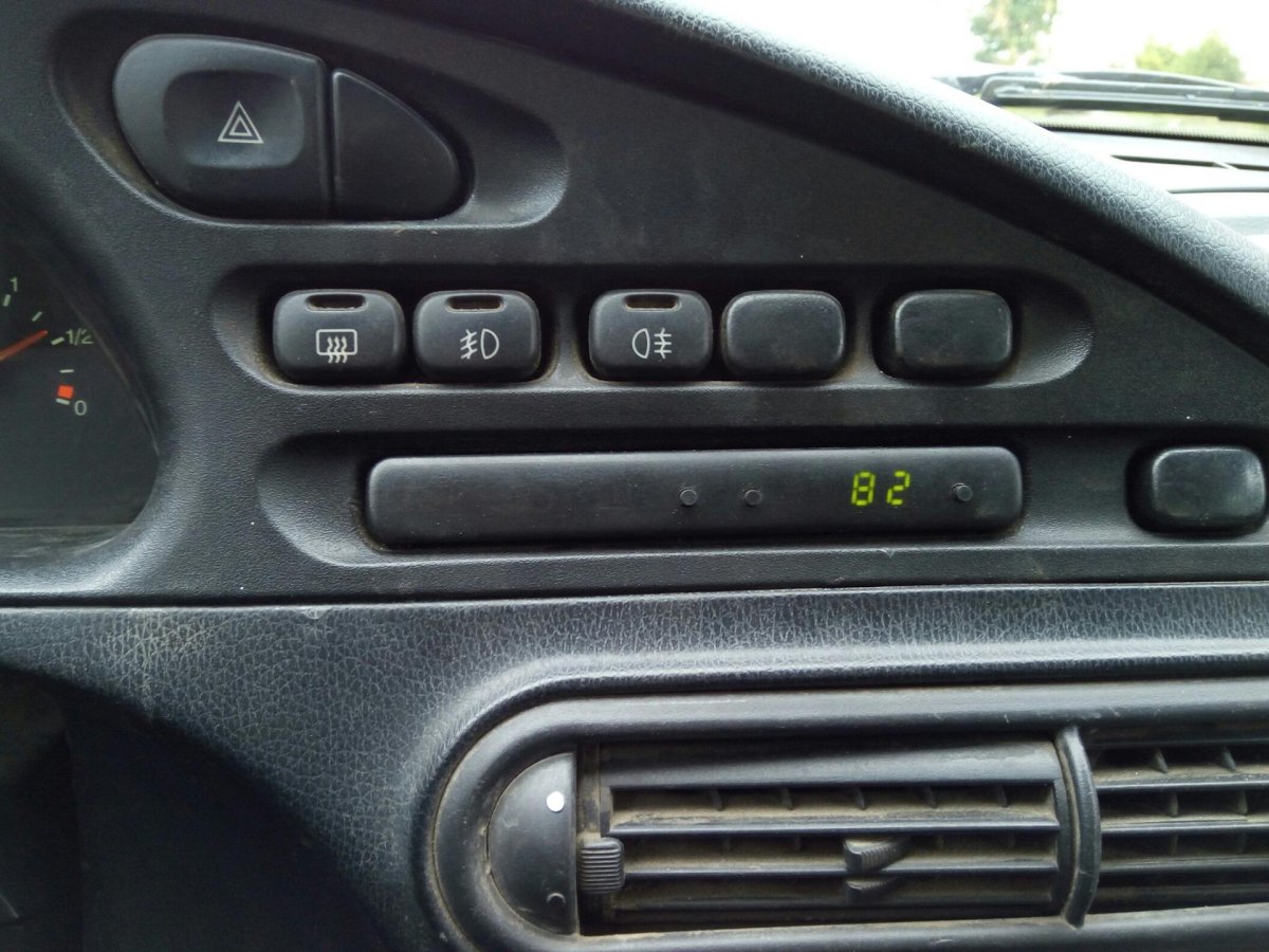 Штатный бортовой компьютер Нива Шевроле 2004