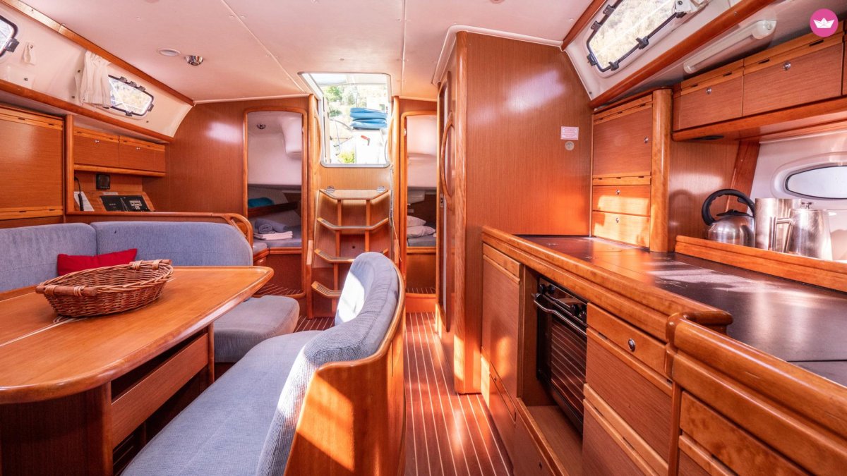 Бавария 40 яхта