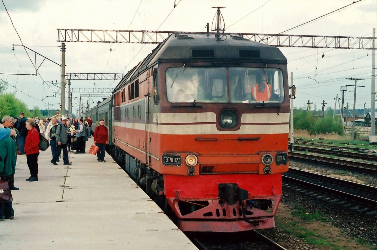 Пригородный поезд