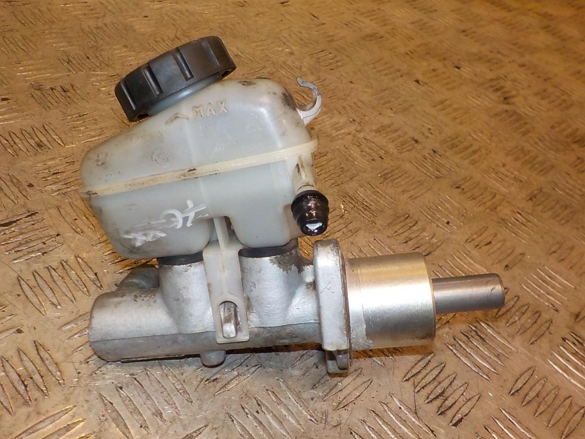 Главный тормозной цилиндр Опель Зафира б