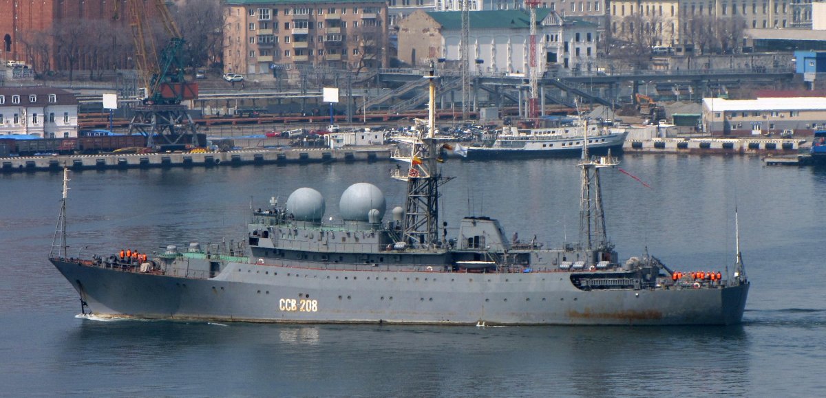 Разведывательный корабль ССВ-208 "Курилы"