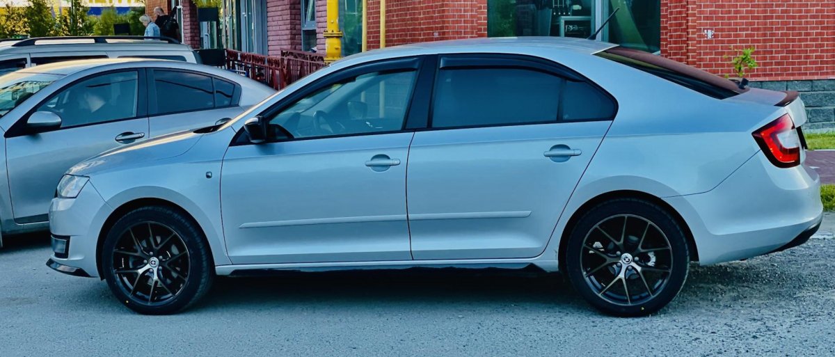 Шкода Рапид на hre