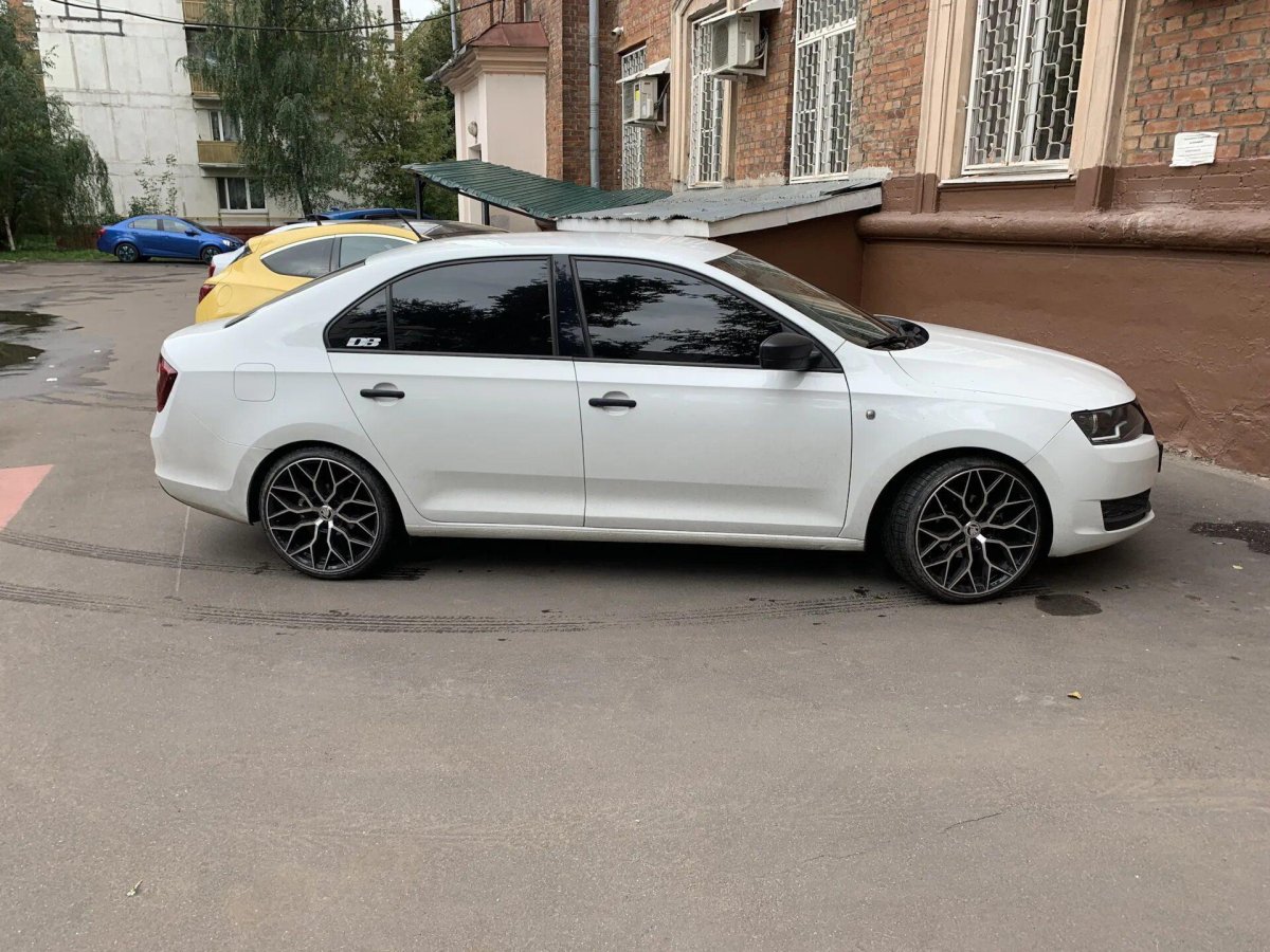 Шкода Рапид 18