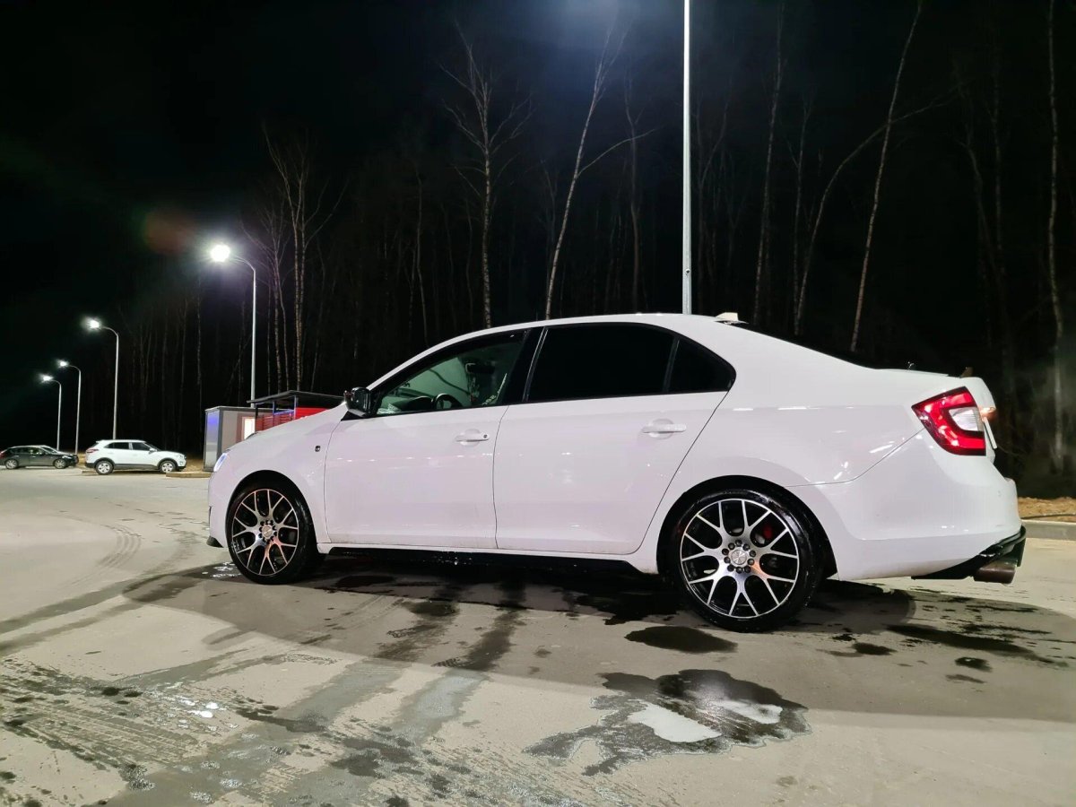 Белые r17 Skoda Rapid