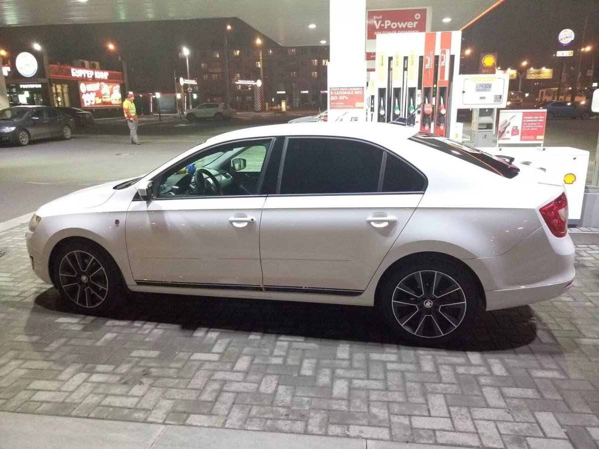 Шкода Рапид r18