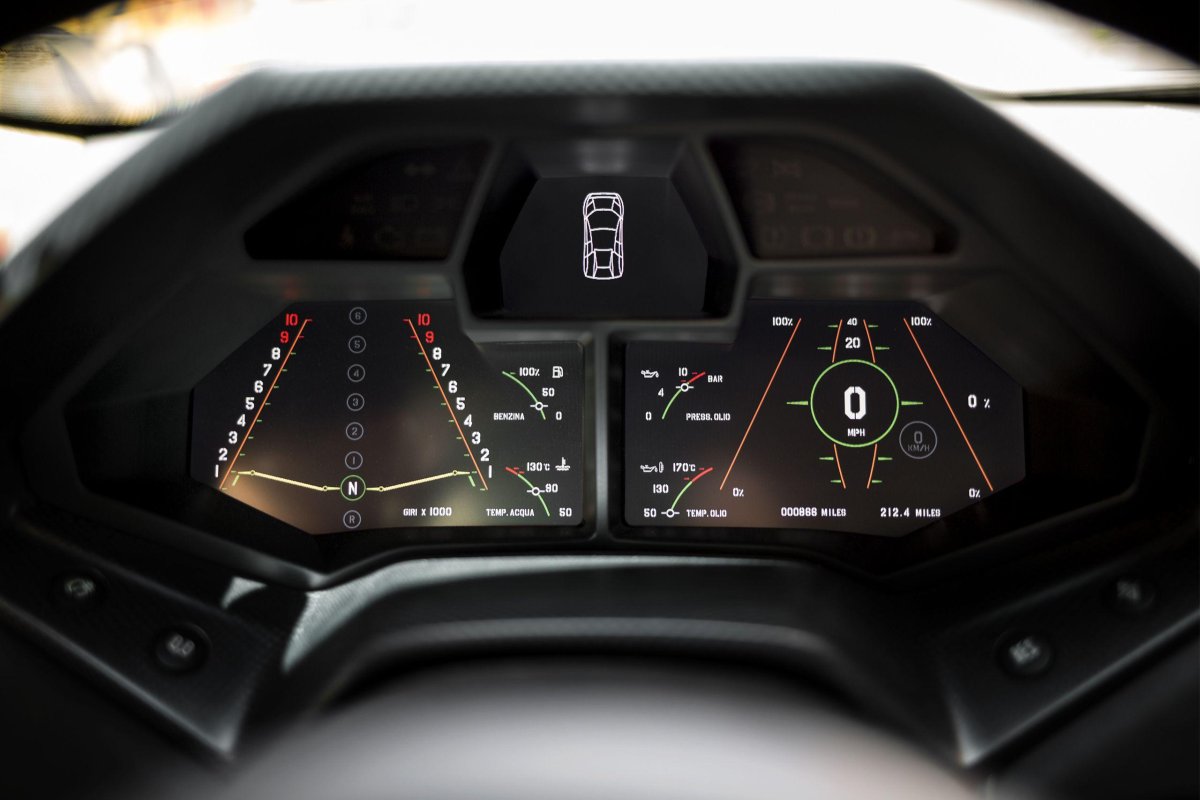 Lamborghini Reventon приборная панель
