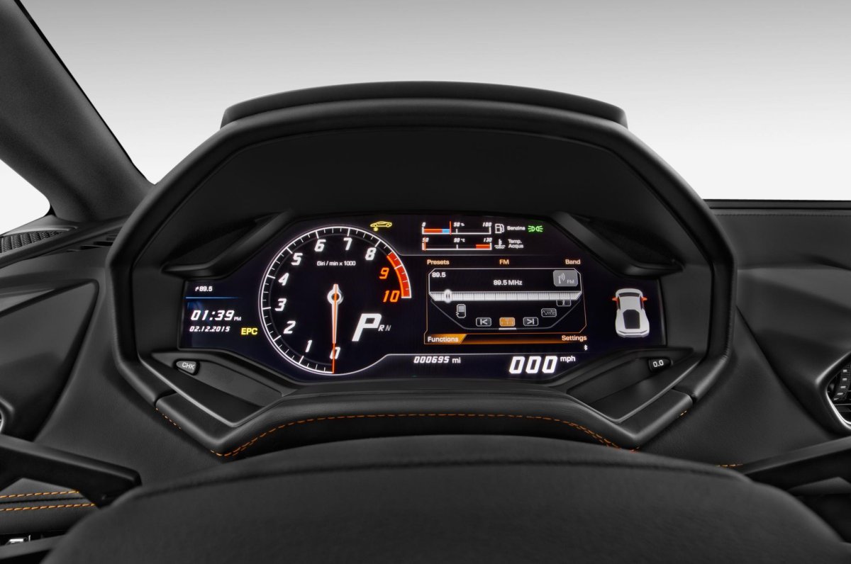 Приборная панель Lamborghini Huracan