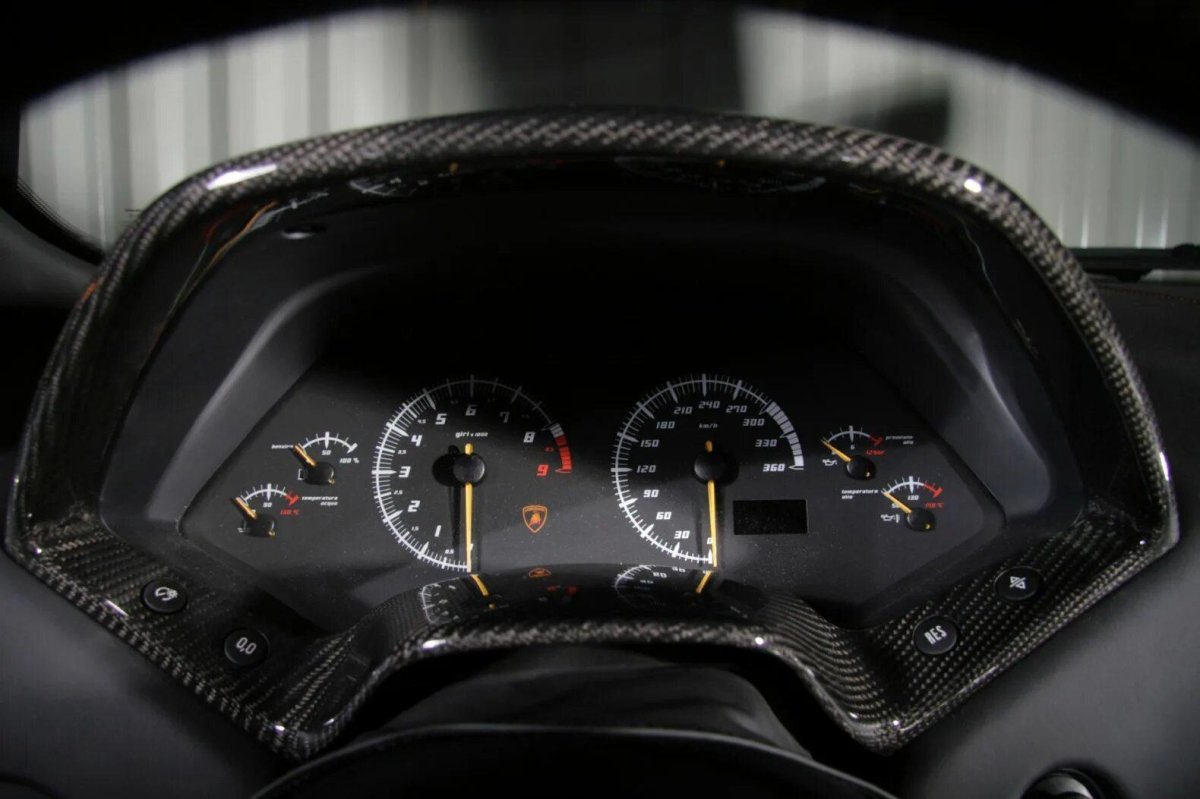 Приборная панель Lamborghini Murcielago