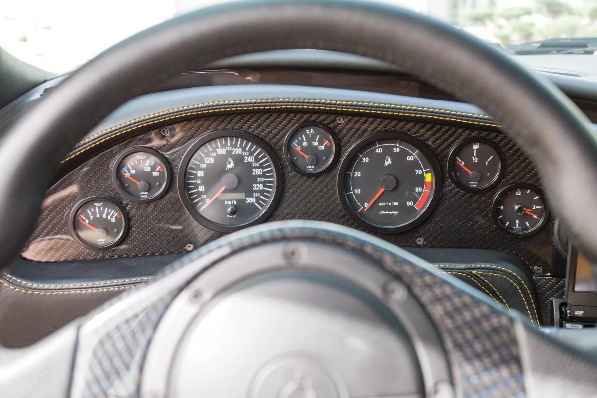 Ламборгини диабло панель приборов