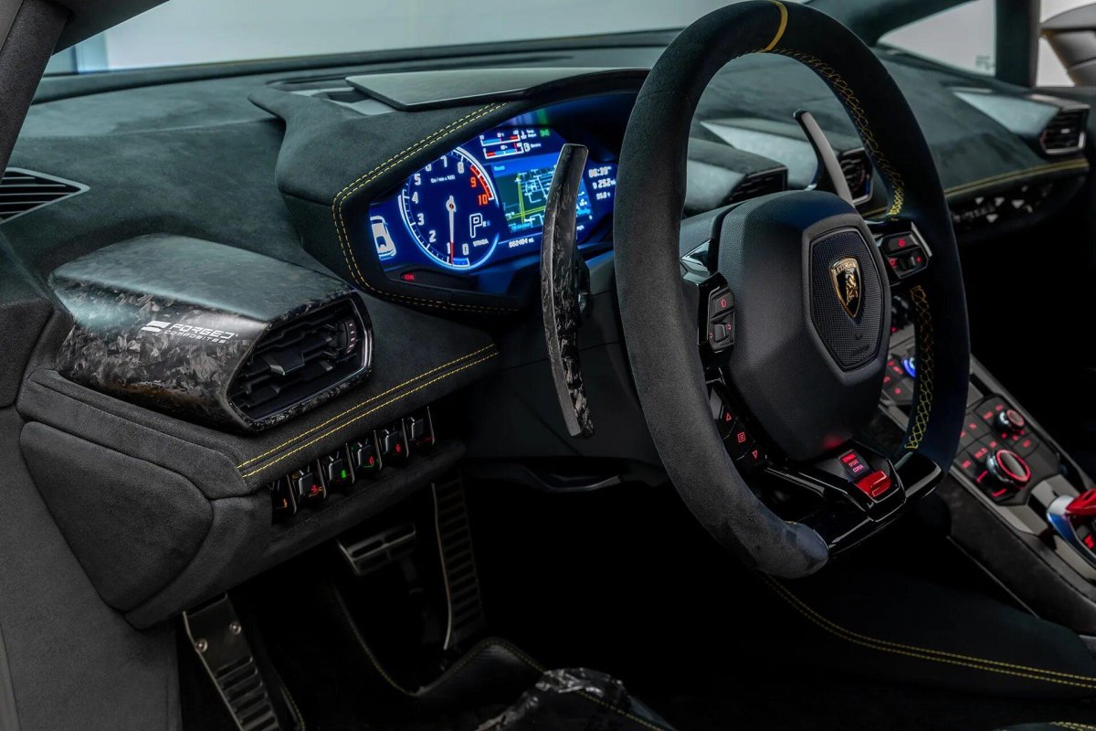 Панель приборов Ламборгини Хуракан