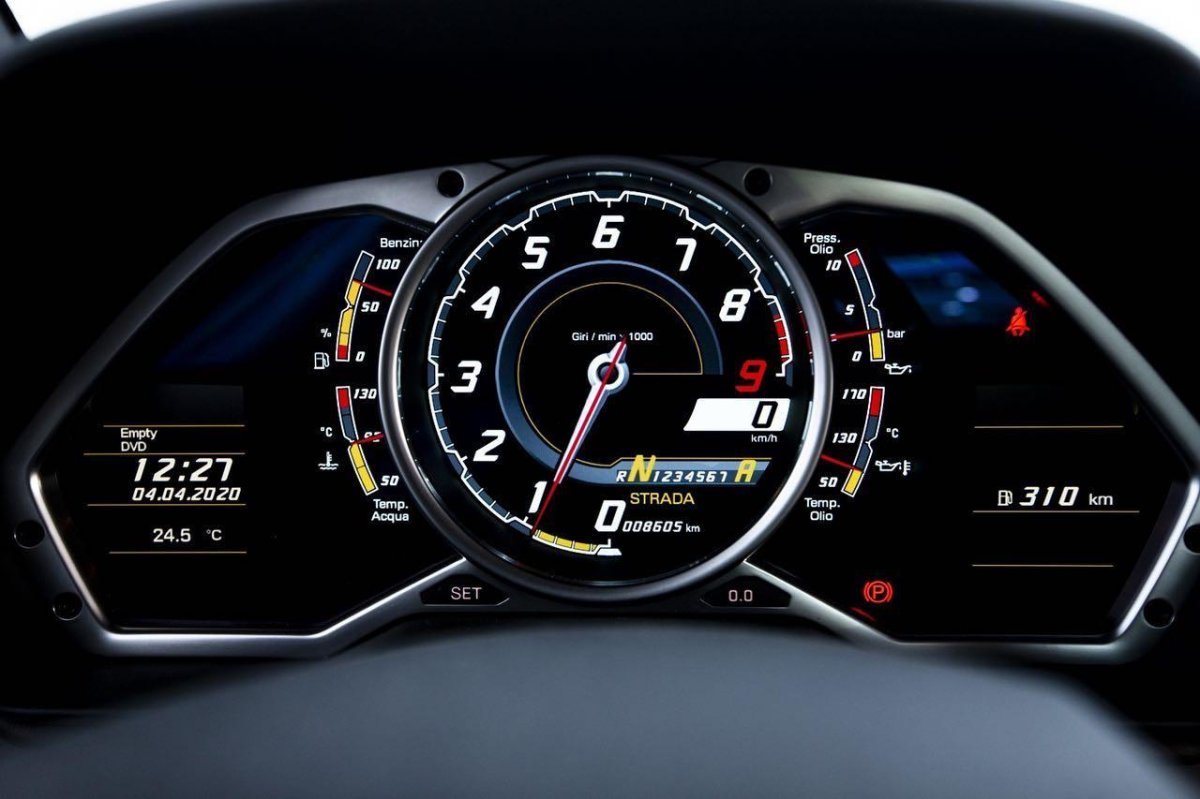 Приборная панель Ламборджини авентадор