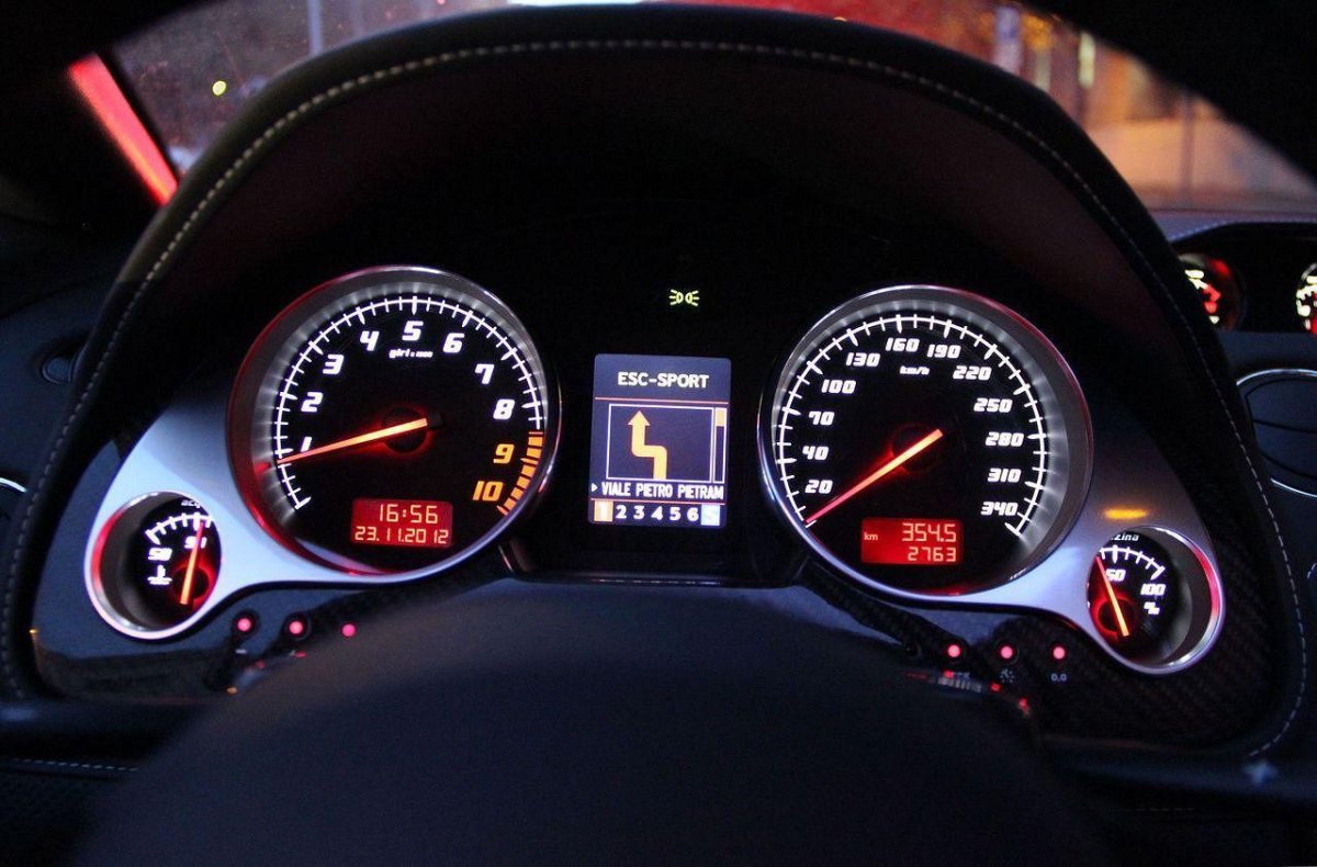 Gallardo Lamborghini приборная панель