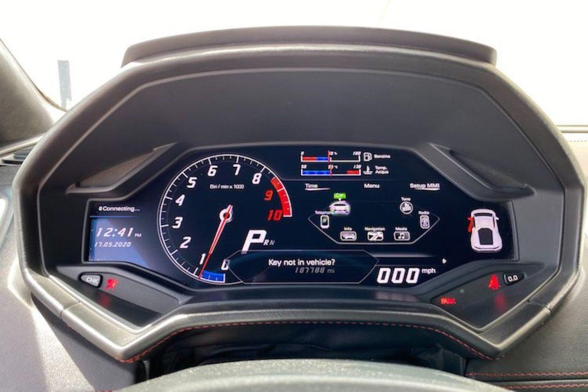 Приборка Ламборгини Хуракан