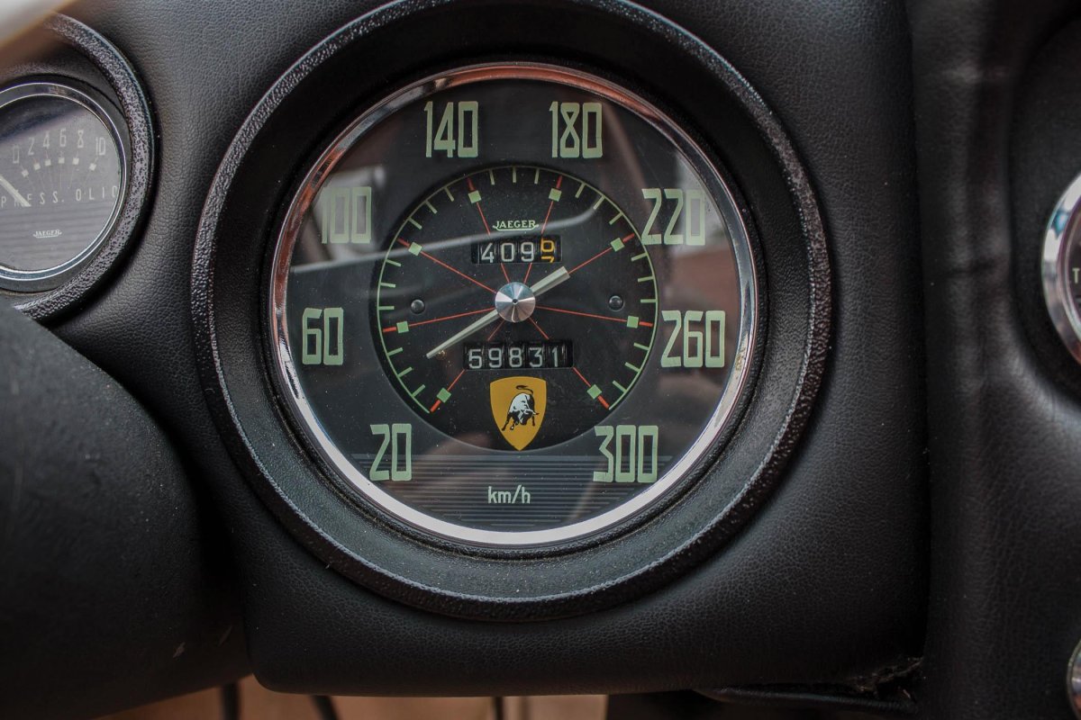 Lamborghini спидометр