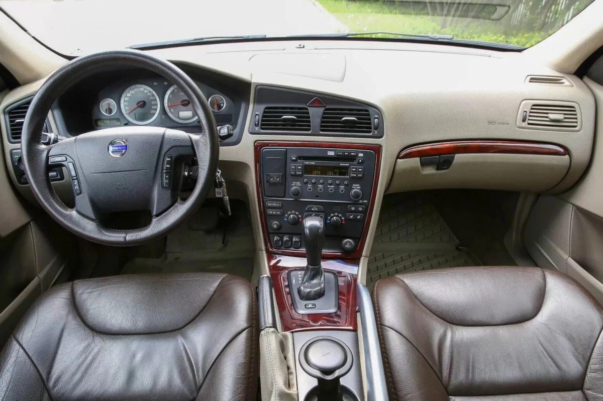 Вольво хс70 2006