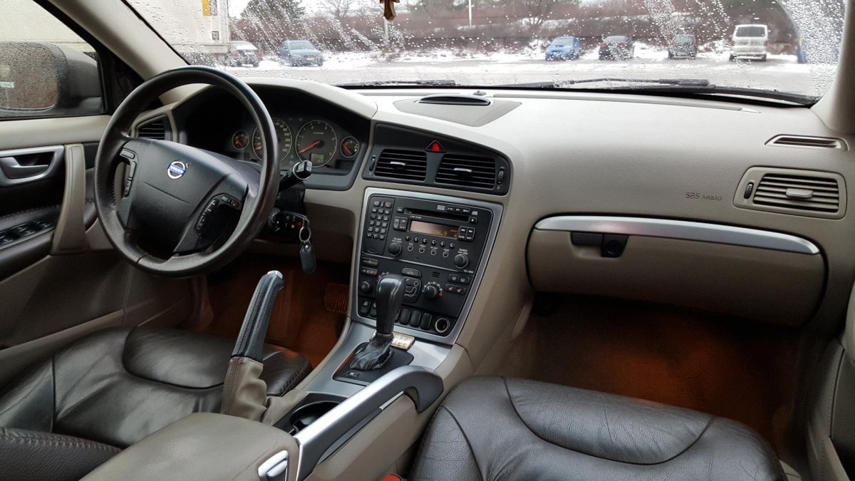 Вольво хс70 2006