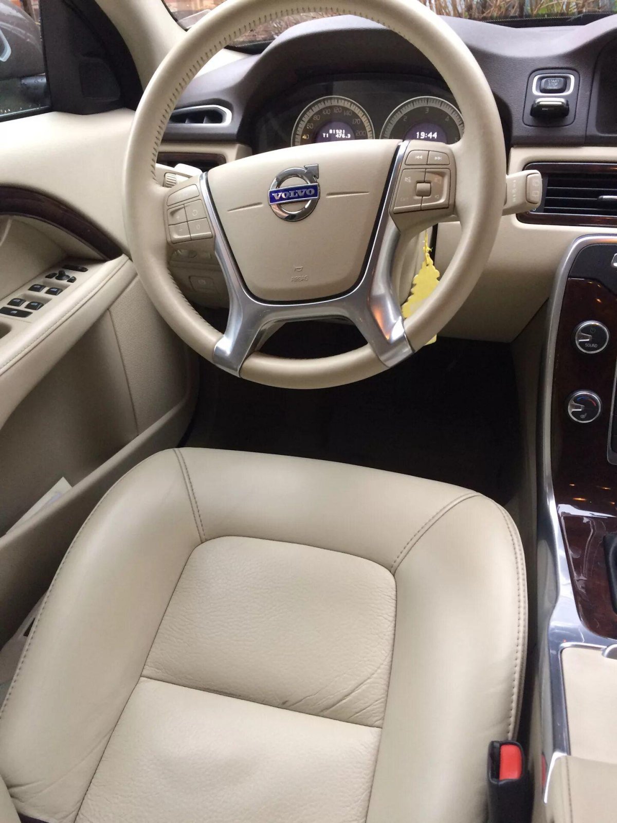 Вольво ХС 70 белый салон